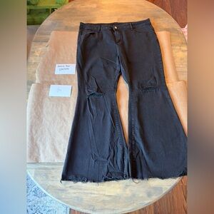 Chic Black Flare Jeans